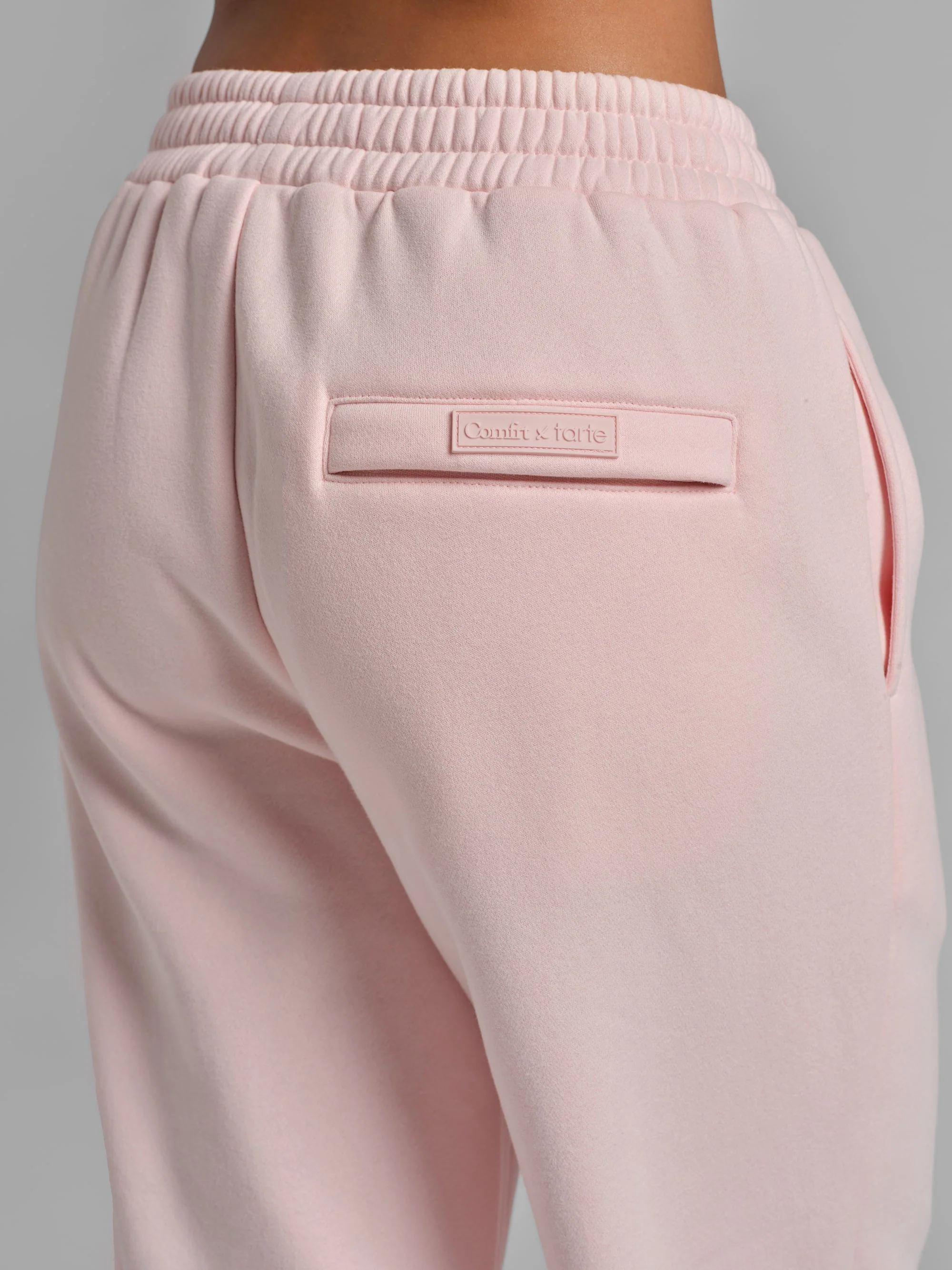 tarte x Comfrt airplane mode travel sweatpants - Image 32