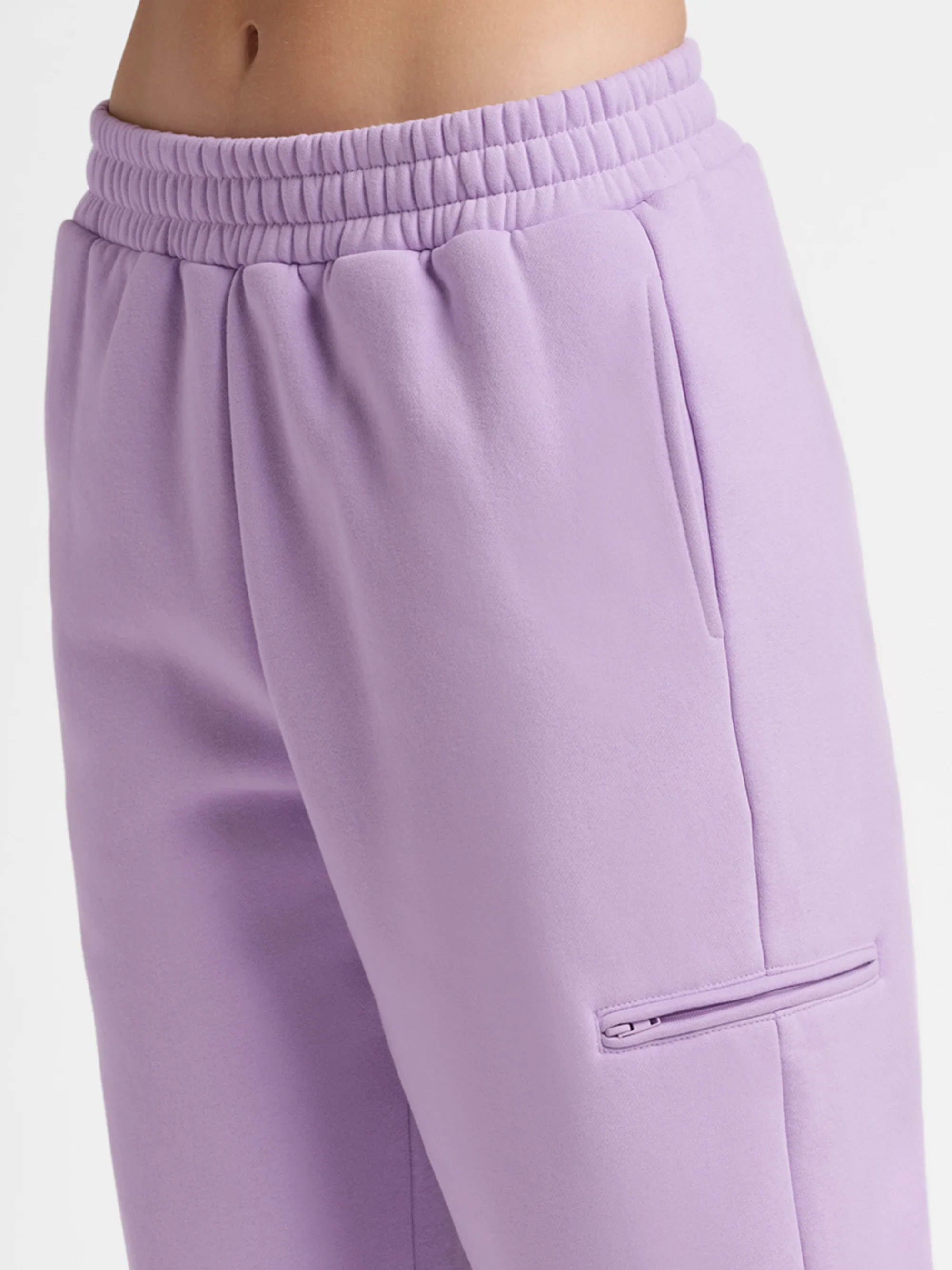 tarte x Comfrt airplane mode travel sweatpants - Image 9